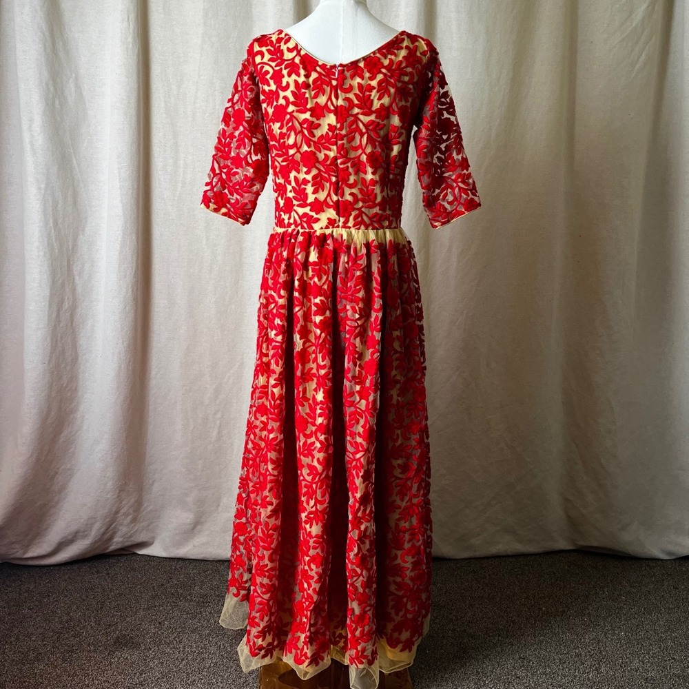 Red Floral Embroidered Mesh Handmade Formal Gown Nude Lined Medium - Picture 2 of 8